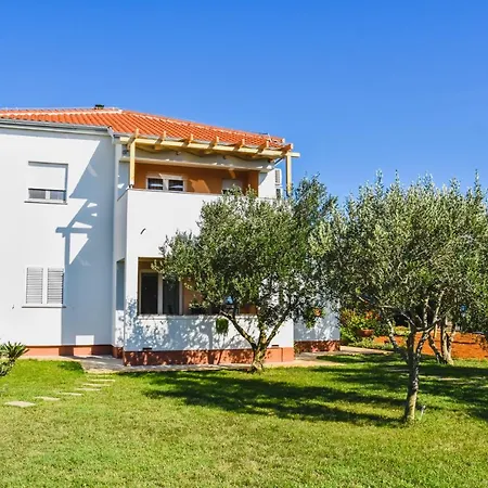 Apartment Mirela *